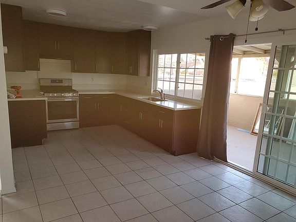 5th image of 2547 E Park Ln #D
