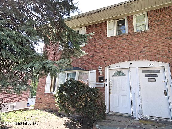 2nd image of 1051 Victory Blvd