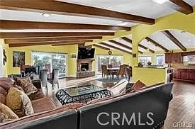 5 bed, 3565 sqft, $7,995 — Photo 4
