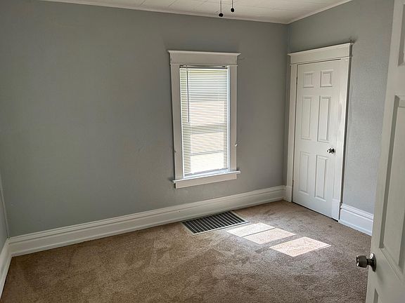4th image of 530 W Prouty St
