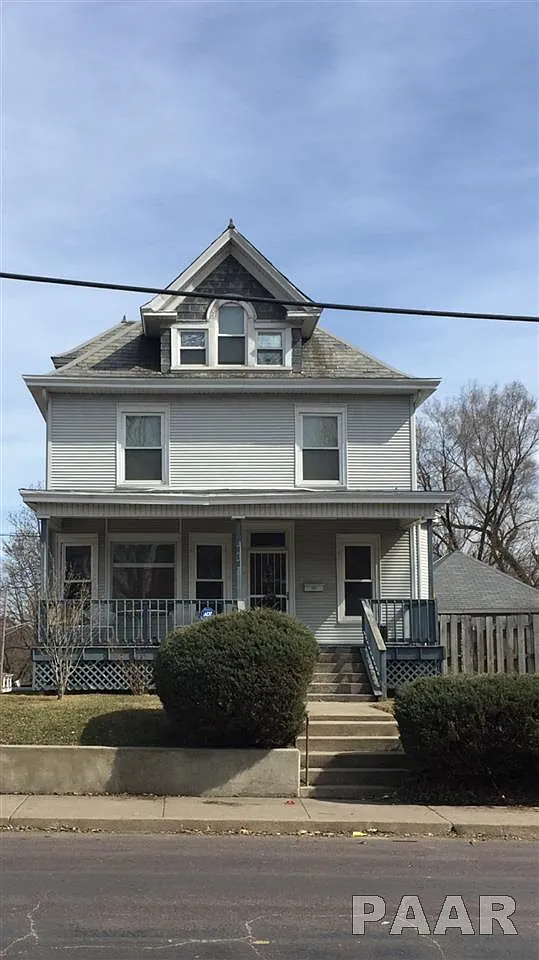 1818 N Wisconsin Ave photo 1