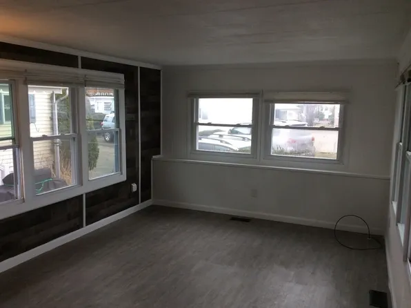 131 Washington St Trlr 32, Foxboro, MA 02035