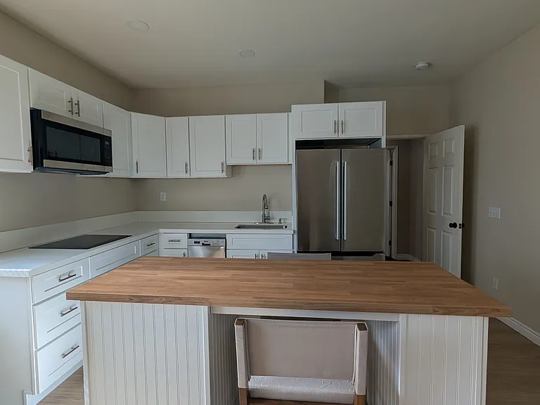 Cedarwood Dr — Photo 2