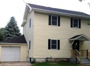 121 N 8th St, Delavan, WI 53115