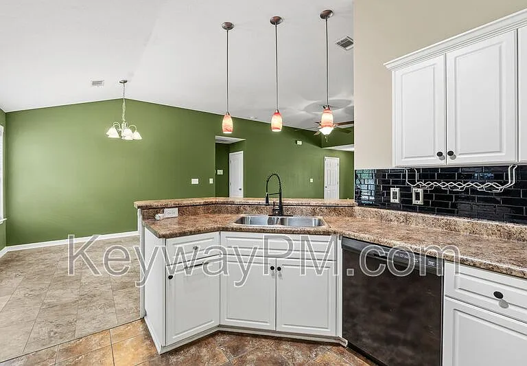 3124 Saint Charles Ave — Photo 5
