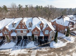 300 Ravineview Way #21, Oakville, ON L6H7J1