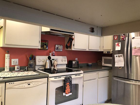 3rd image of 20 Craig Dr