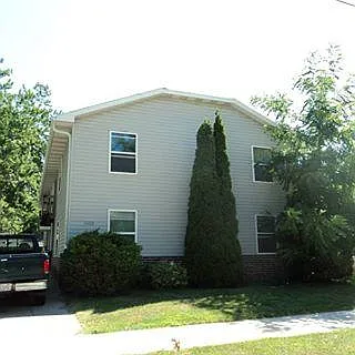 4 bed, 1100 sqft, $1,200 — Photo 2