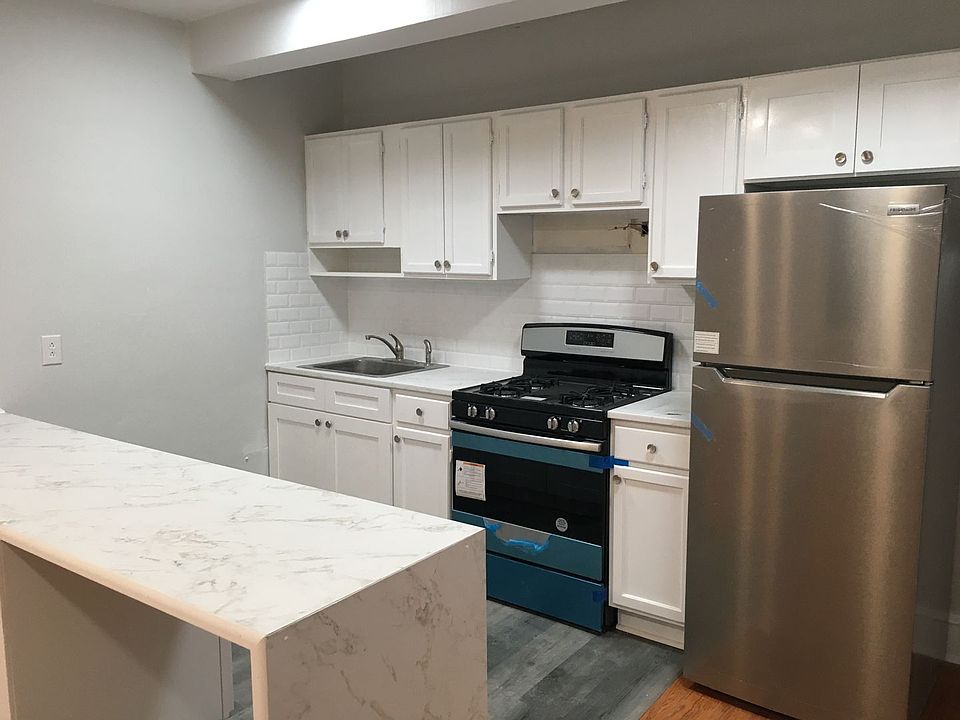 1st image of 320 Rochelle Ave #34