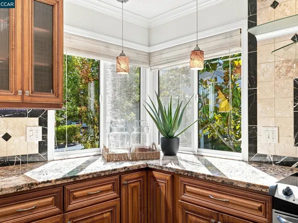 3462 Rossmoor Pkwy APT 1, Walnut Creek, CA 94595