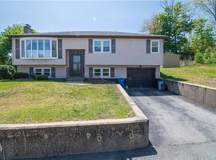 170 Central St, Lincoln, RI 02838