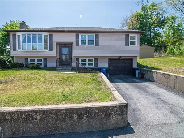 170 Central St, Lincoln, RI 02838
