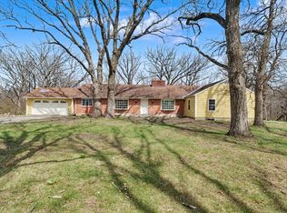 404 Oak Dr, Roberts, IL