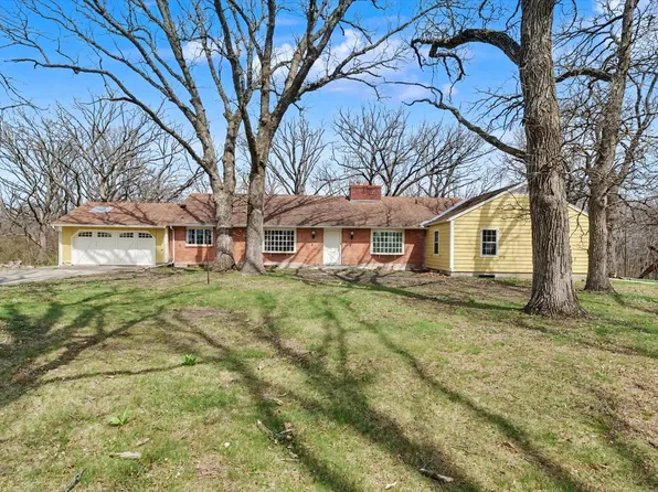 404 Oak Dr, Roberts, IL 60962