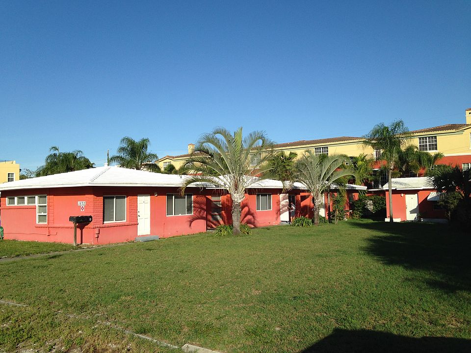 2nd image of 1832 Coral Ridge Dr