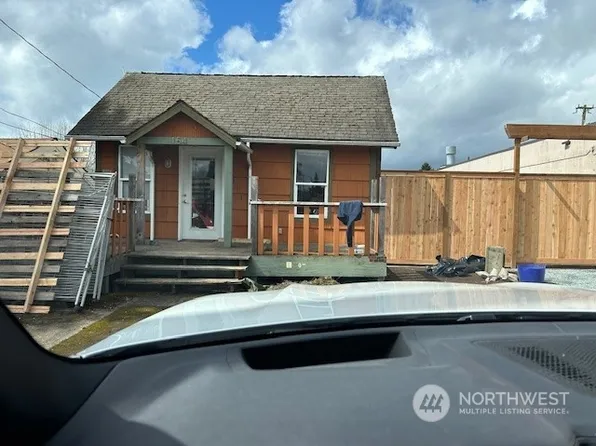 15411 8th Avenue SW, Burien, WA 98166