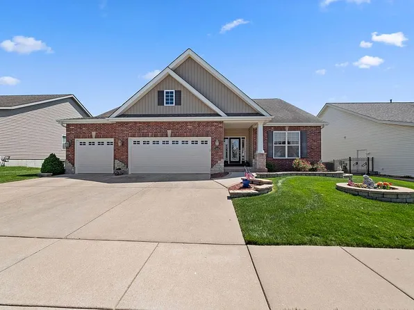 308 Pointe Loma Blvd, Lake Saint Louis, MO 63367
