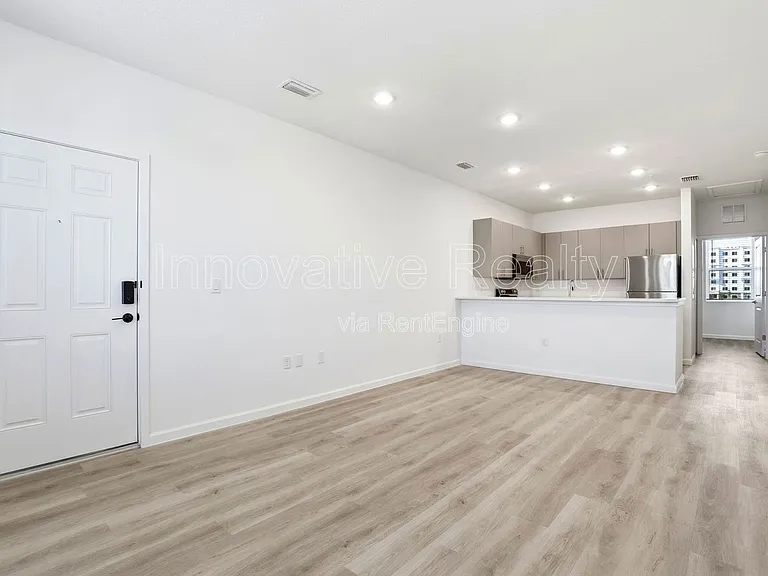 Venture Apartments — Photo 121