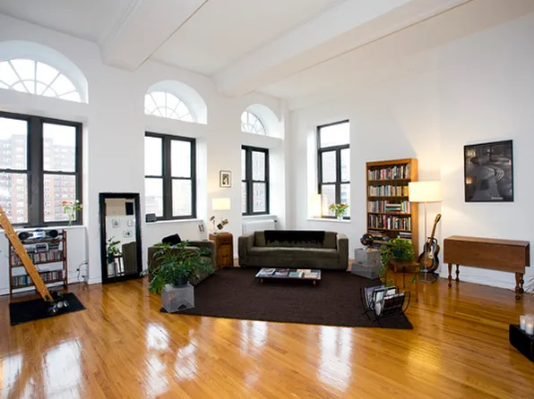 315 West 23rd Street image 1 of 2