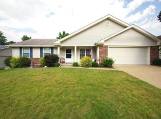 302 Universal Dr, Saint Peters, MO 63376
