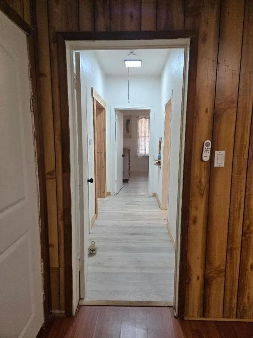 Lindy Ln House — Photo 3