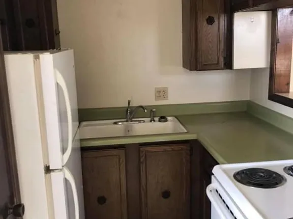 211 S Main St APT 8, Okeene, OK 73763