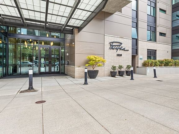 4th image of 1830 NW Riverscape St APT 801