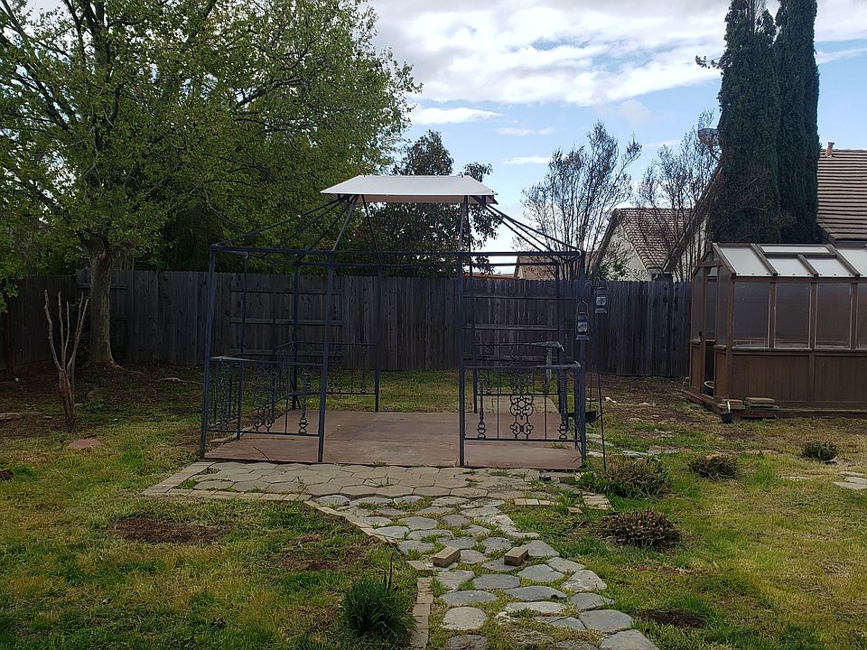 2nd image of 9925 Deerhurst Ct