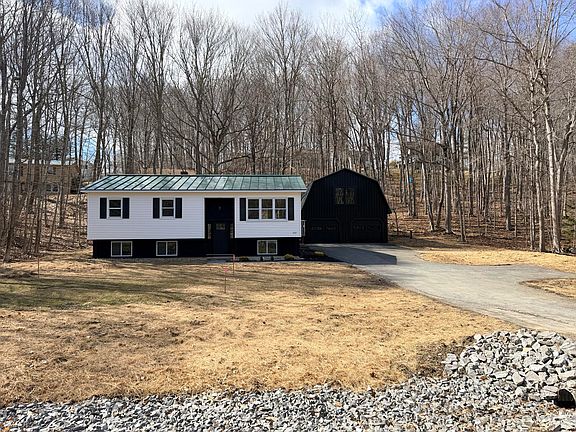 2nd image of 320 Eight Rod Road