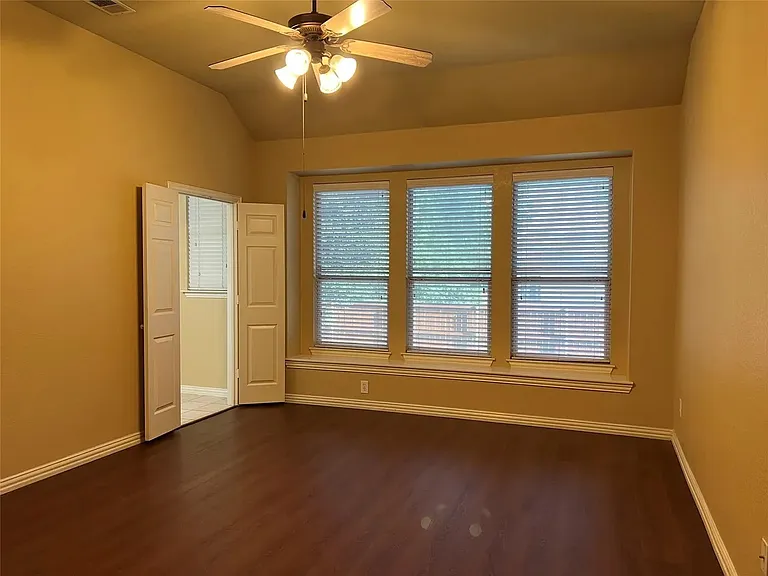 10137 Sanden Dr — Photo 11