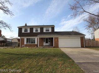 5150 Shoreline Blvd, Waterford, MI 48329