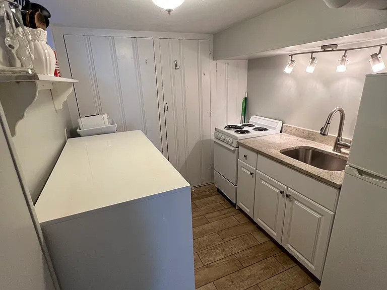6 King St #1 — Photo 17