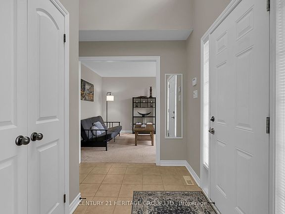 5th image of 45 Whitfield Cres