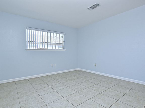 5th image of 205 2nd Ave