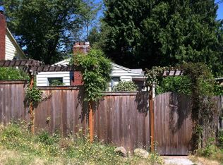 1520 NE 98th St, Seattle, WA 98115