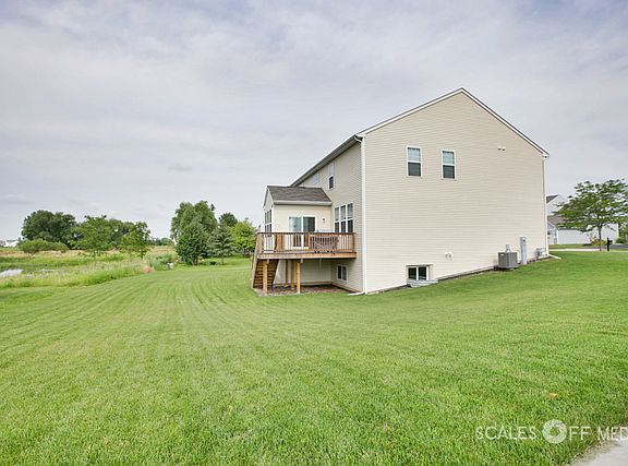3rd image of 4000 Stratford Ln