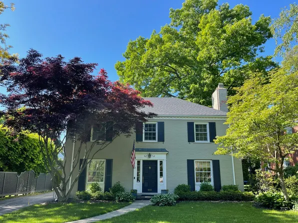 21 Oxford Blvd, Pleasant Ridge, MI 48069