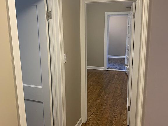 5th image of 4849 N Karlov Ave #1