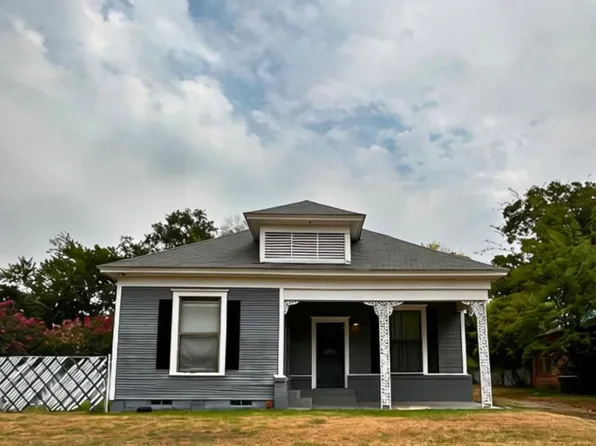 405 E 1st St, Mount Pleasant, TX 75455