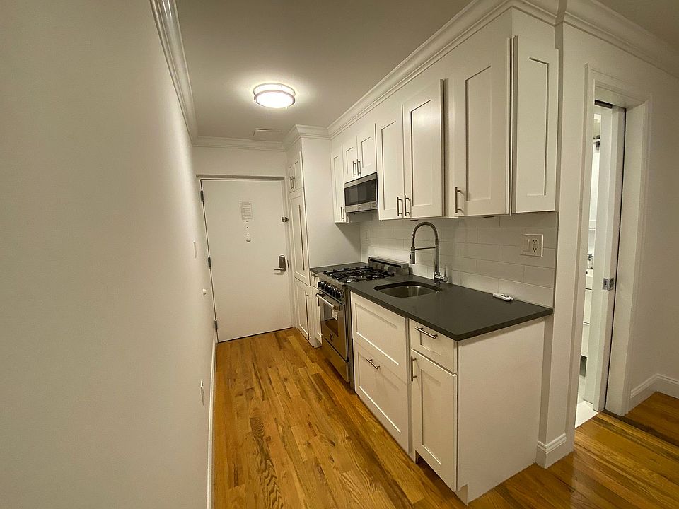 1st image of 210 E 22nd St #*3j