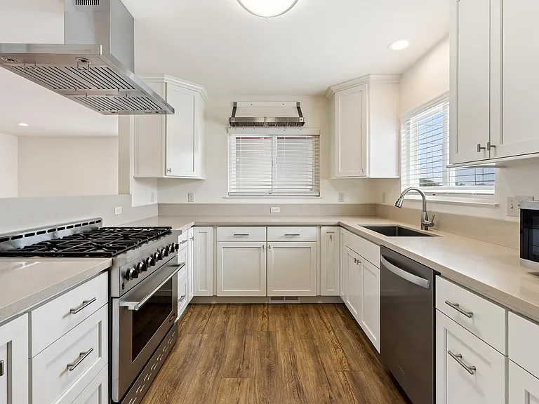 222 Mortimer Ln — Photo 12