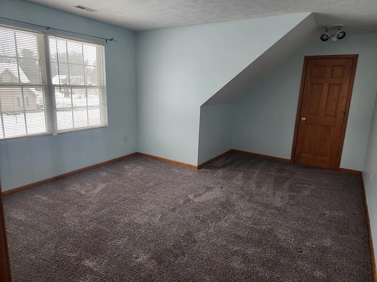 603 Oakwood Dr — Photo 3