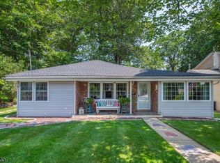 15 Algonquin Ave, Rockaway, NJ