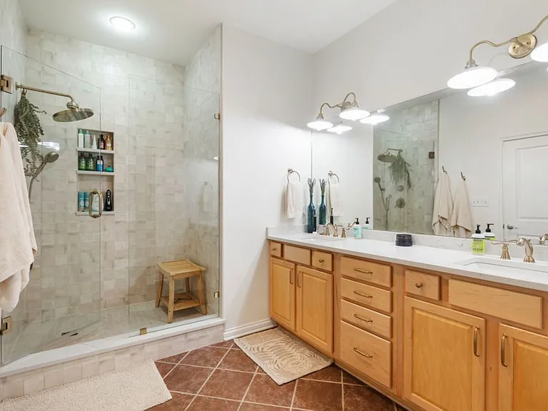 225 N New Jersey St #48 — Photo 5