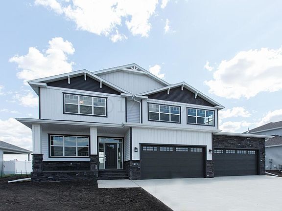 4th image of 2419 N Pond Dr E