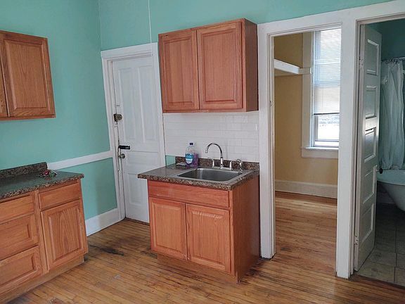 3rd image of 1624 N Honore St #3F