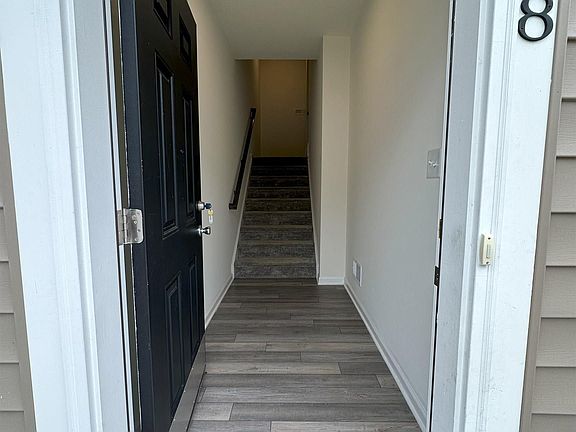 2nd image of 338 Bay St
