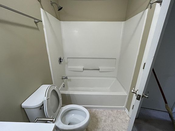 2nd image of 1110 E 10th St #1112-1B