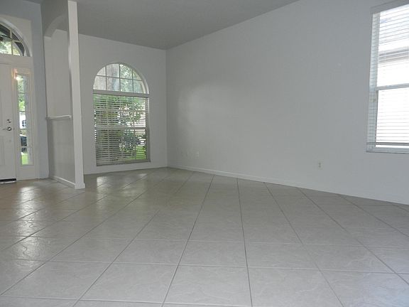 2nd image of 133 Easton Cir