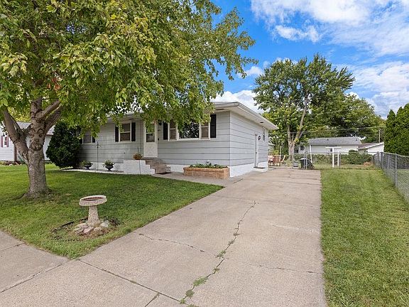 2nd image of 1671 44th Ave
